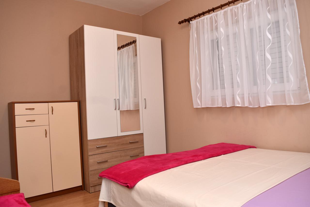 Apartments Oresic Вир Екстер'єр фото